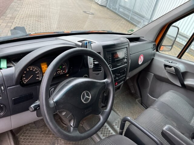 Mercedes-Benz Sprinter 515 CDI 4x2 Sprinter 515 CDI 4x2 - Цельнометаллический фургон: фото 4 Mercedes-Benz Sprinter 515 CDI 4x2 Sprinter 515 CDI 4x2 - Цельнометаллический фургон: фото 4