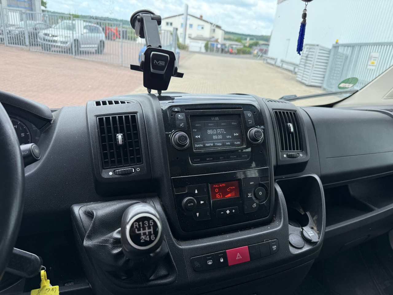 Peugeot Boxer 4x2 Doka Boxer 4x2 Doka - Малотоннажный бортовой грузовик, Грузопассажирский фургон: фото 3 Peugeot Boxer 4x2 Doka Boxer 4x2 Doka - Малотоннажный бортовой грузовик, Грузопассажирский фургон: фото 3