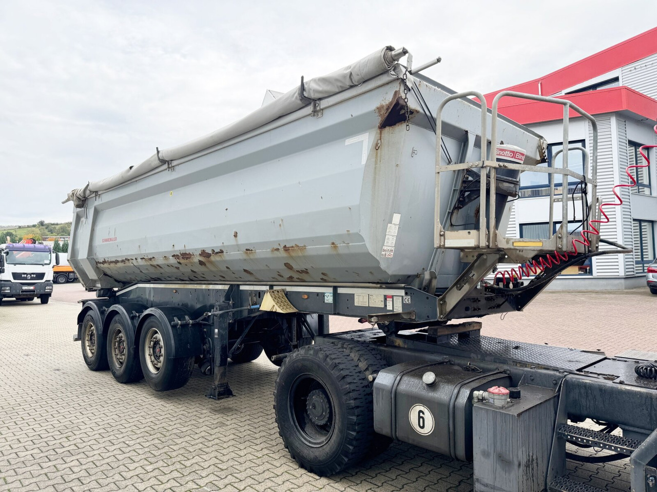 Schwarzmüller K-Serie Kippauflieger K-Serie Kippauflieger, Stahlmulde ca. 27m³, Liftachse - Полуприцеп: фото 1 Schwarzmüller K-Serie Kippauflieger K-Serie Kippauflieger, Stahlmulde ca. 27m³, Liftachse - Полуприцеп: фото 1