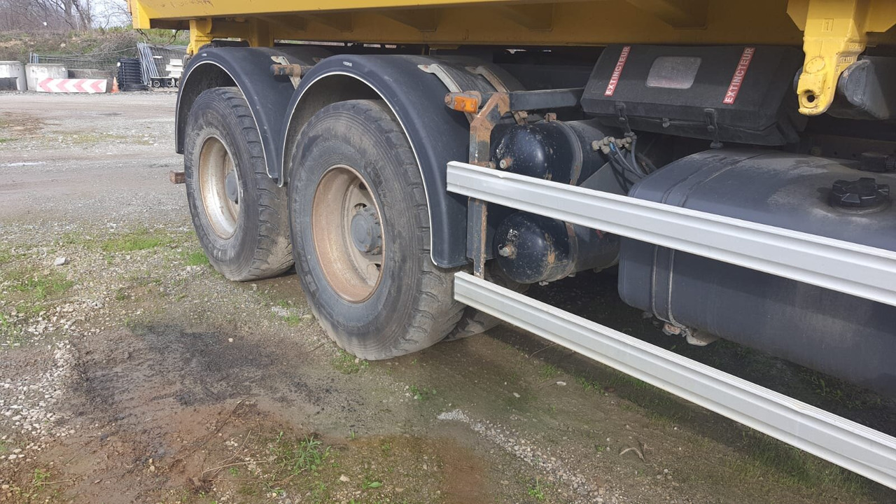 Самосвал Renault Kerax 380.26 6x4 Kerax 380.26 6x4, Bordmatik links: фото 9 Самосвал Renault Kerax 380.26 6x4 Kerax 380.26 6x4, Bordmatik links: фото 9