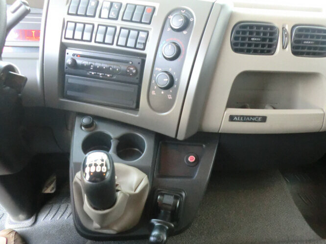 Renault Midlum 220 DXi 4x2 - Грузовик с закрытым кузовом: фото 3 Renault Midlum 220 DXi 4x2 - Грузовик с закрытым кузовом: фото 3