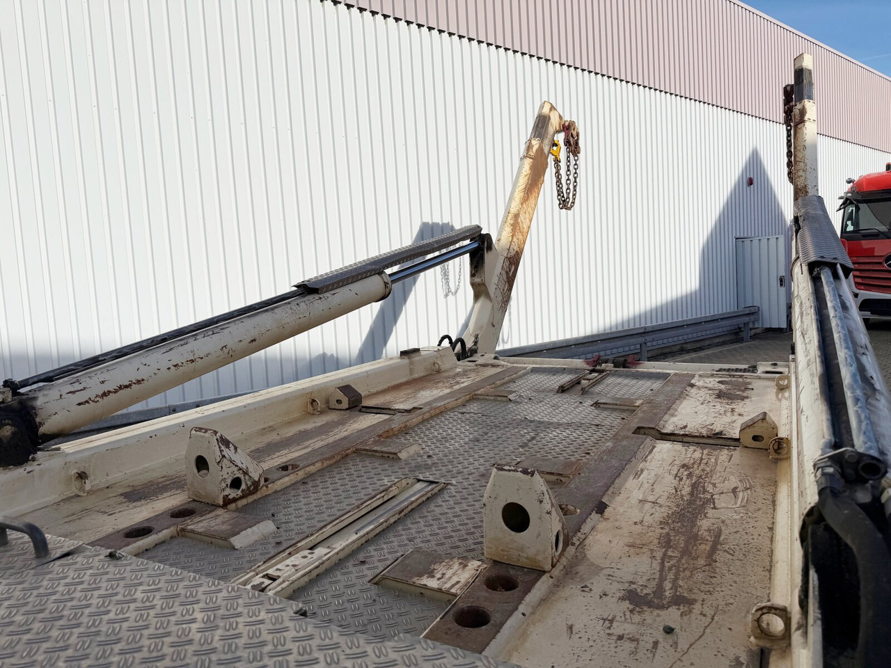 Scania P 320/400 6x2-4 P 320/400 6x2-4, Lenk-/Liftachse, Tele-Absetzanlage, Funk - Портальный бункеровоз: фото 2 Scania P 320/400 6x2-4 P 320/400 6x2-4, Lenk-/Liftachse, Tele-Absetzanlage, Funk - Портальный бункеровоз: фото 2