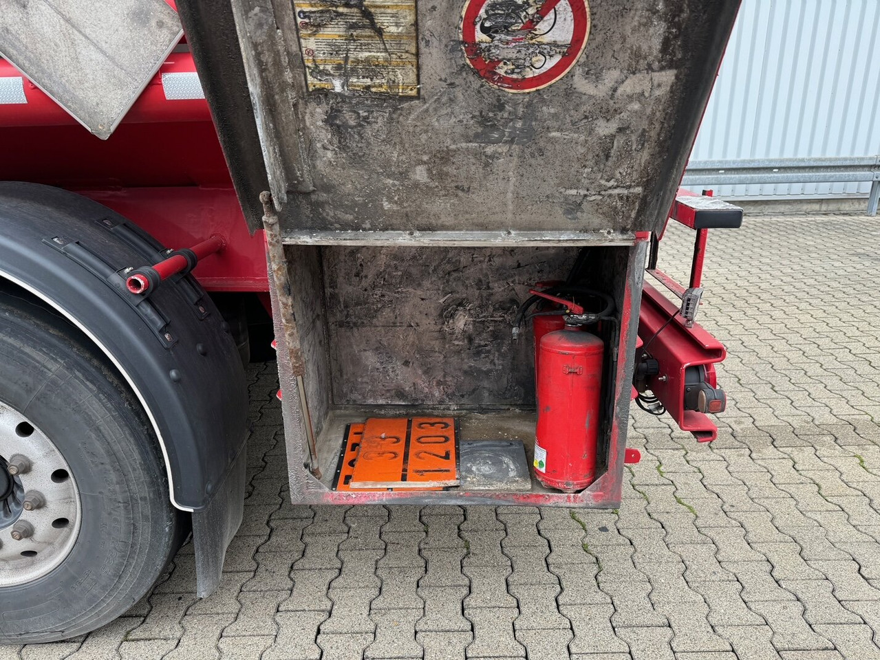 Полуприцеп-цистерна Schrader Z-STA 24-42.7/4 Tankauflieger Z-STA 24-42.7/4, 4 Kammern, ca. 42700l, 2x Liftachse, Oben-/Untenbefüllung: фото 10