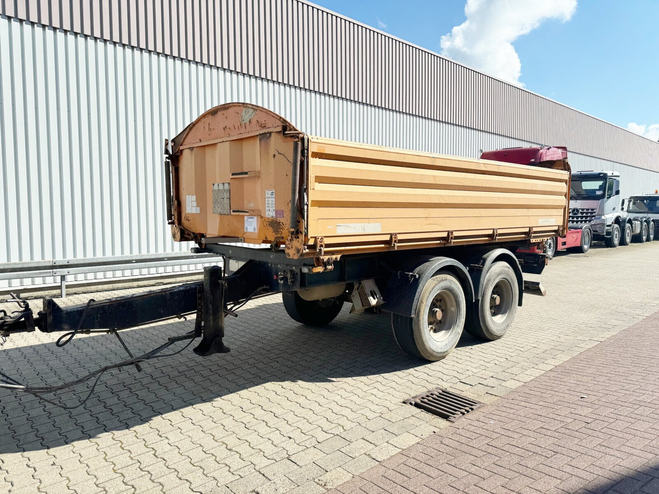Schwarzmüller TKA 18 TKA 18, Alu-Bordwände, ca. 11m³ - Самосвальный прицеп: фото 3 Schwarzmüller TKA 18 TKA 18, Alu-Bordwände, ca. 11m³ - Самосвальный прицеп: фото 3
