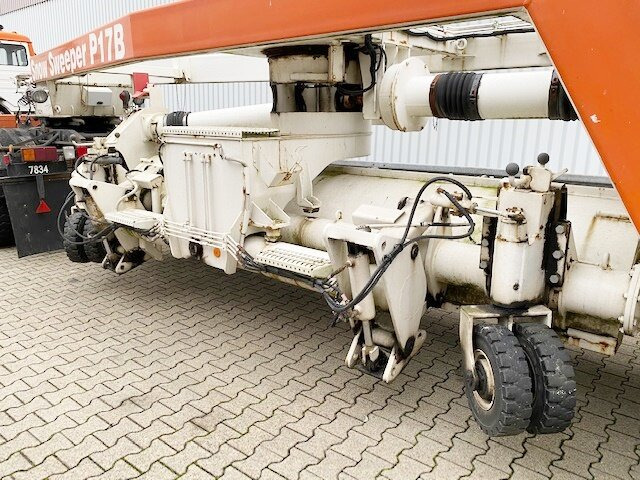 Snow Sweeper P17B Snow Sweeper P17B, V8-Motor, Kehrblasgerät, 4x Vorhanden! - Промышленная подметальная машина, Грузовик: фото 5 Snow Sweeper P17B Snow Sweeper P17B, V8-Motor, Kehrblasgerät, 4x Vorhanden! - Промышленная подметальная машина, Грузовик: фото 5