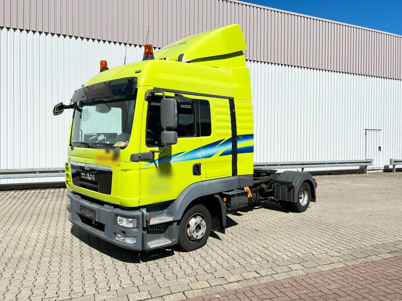 MAN TGL 8.220 4X2 BL TGL 8.220 4X2 BL - Тягач: фото 1 MAN TGL 8.220 4X2 BL TGL 8.220 4X2 BL - Тягач: фото 1