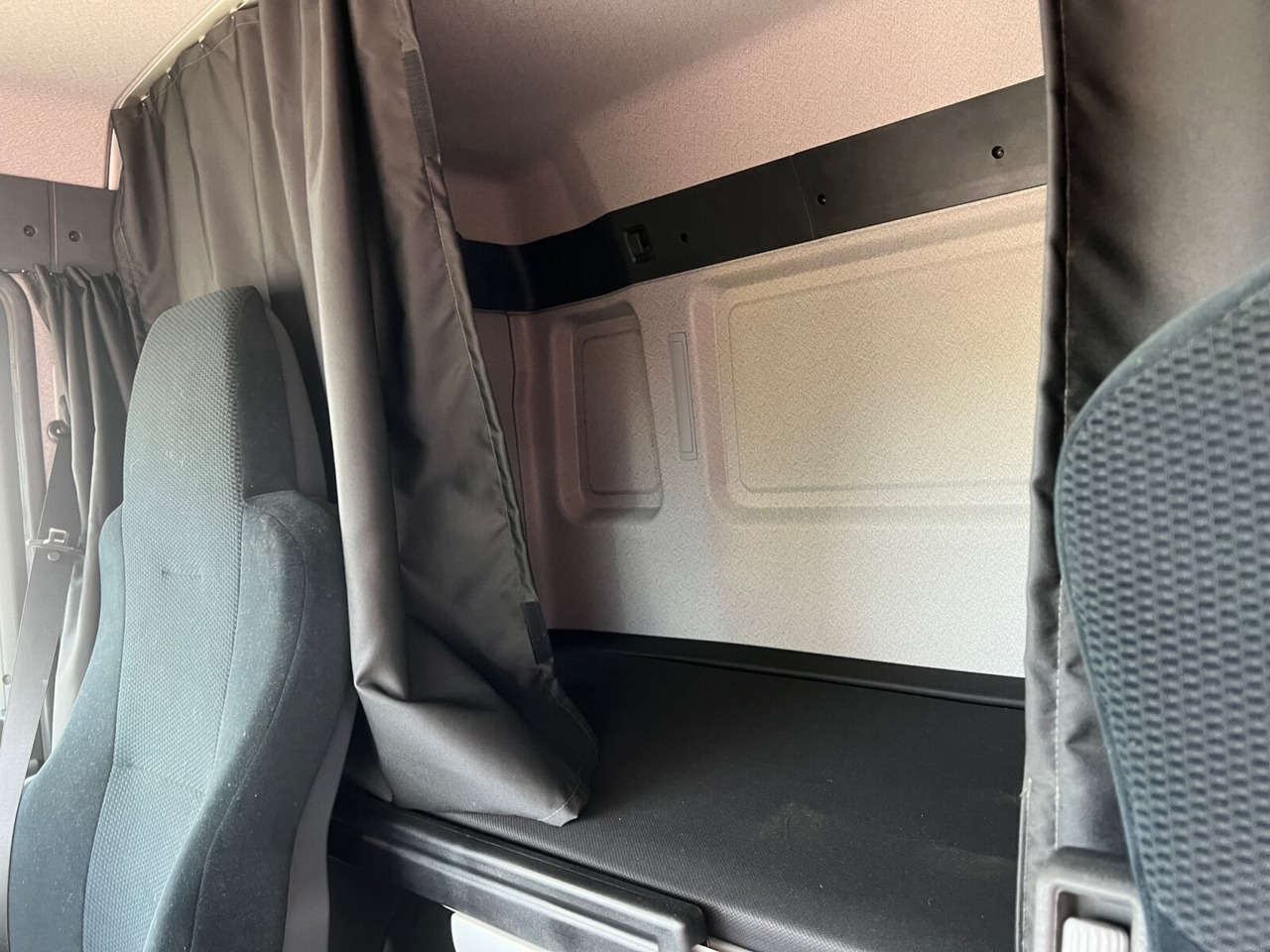 MAN TGL 8.220 4X2 BL TGL 8.220 4X2 BL - Тягач: фото 2 MAN TGL 8.220 4X2 BL TGL 8.220 4X2 BL - Тягач: фото 2