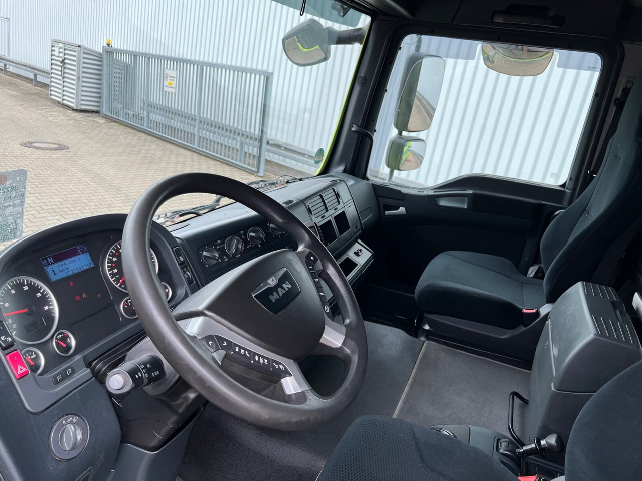 MAN TGL 8.220 4X2 BL TGL 8.220 4X2 BL - Тягач: фото 3 MAN TGL 8.220 4X2 BL TGL 8.220 4X2 BL - Тягач: фото 3