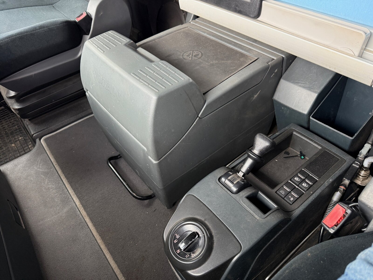 MAN TGX 26.480 6x4 BLS TGX 26.480 6x4 BLS, Retarder, XLX, Standklima, Hydraulik, zGG 90t - Тягач: фото 4 MAN TGX 26.480 6x4 BLS TGX 26.480 6x4 BLS, Retarder, XLX, Standklima, Hydraulik, zGG 90t - Тягач: фото 4