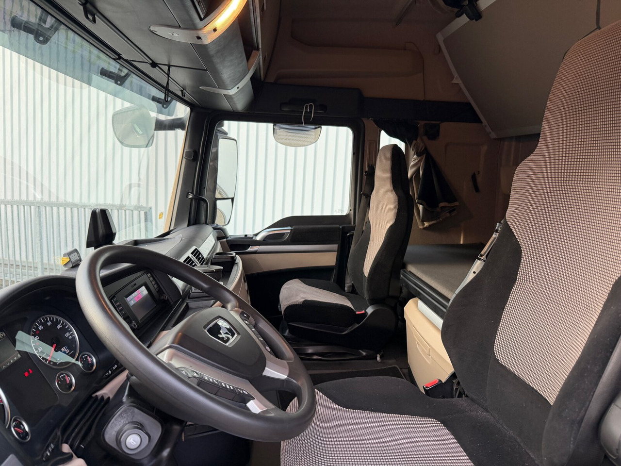 MAN TGX 33.580 6x4 BB TGX 33.580 6x4 BB, Retarder, zZGG 150.000kg - Тягач: фото 2 MAN TGX 33.580 6x4 BB TGX 33.580 6x4 BB, Retarder, zZGG 150.000kg - Тягач: фото 2