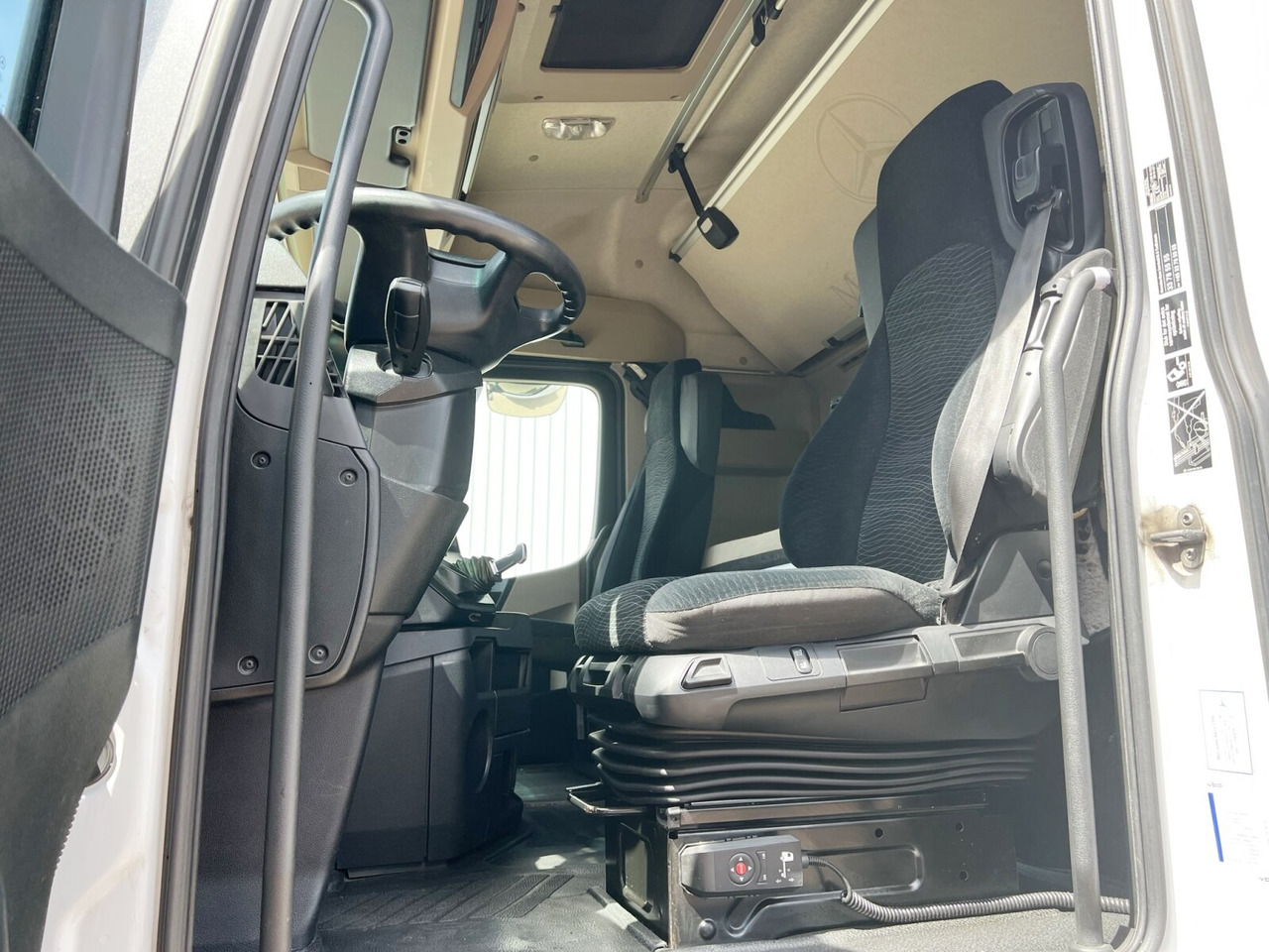 Тягач Mercedes-Benz Actros 1842 LS 4x2 Actros 1842 LS 4x2, 7x VORHANDEN: фото 6
