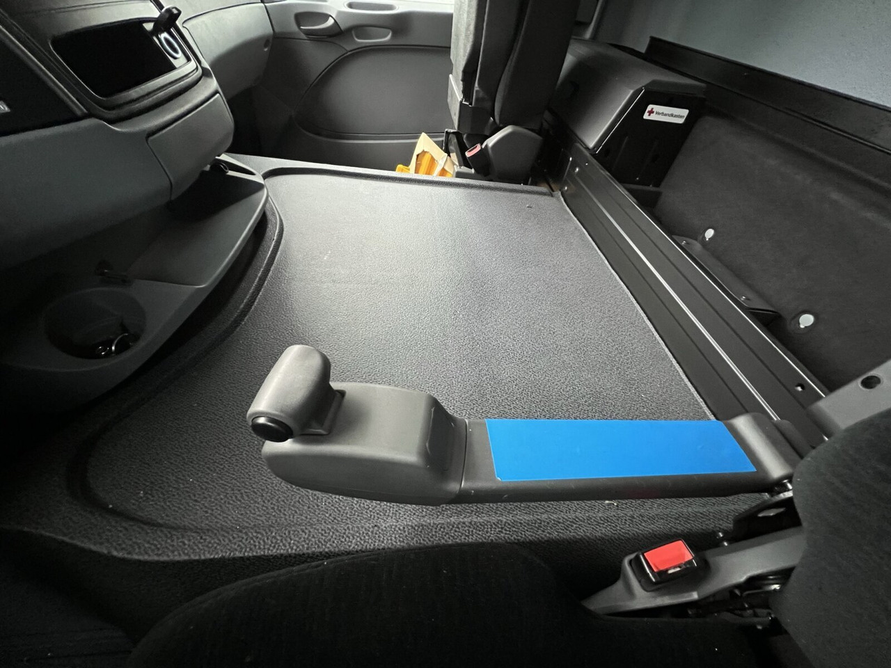 Mercedes-Benz Actros 2141 K 4x2 Actros 2141 K 4x2 - Тягач: фото 3 Mercedes-Benz Actros 2141 K 4x2 Actros 2141 K 4x2 - Тягач: фото 3