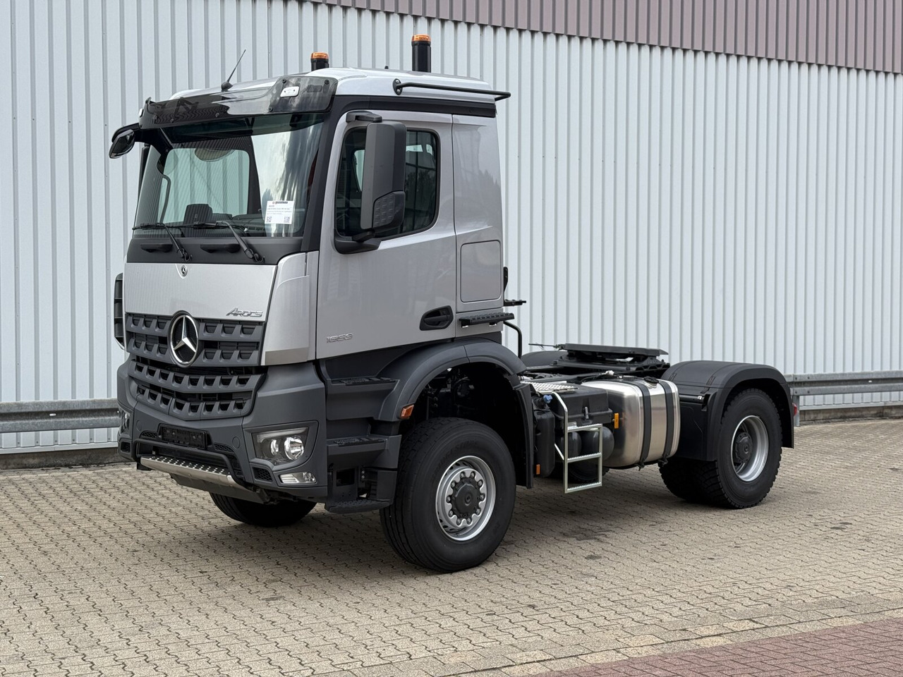 Mercedes-Benz Arocs 1853 AS 4x4 Arocs 1853 AS 4x4, Retarder, MultimediaCockpit, Navi - Тягач: фото 1 Mercedes-Benz Arocs 1853 AS 4x4 Arocs 1853 AS 4x4, Retarder, MultimediaCockpit, Navi - Тягач: фото 1