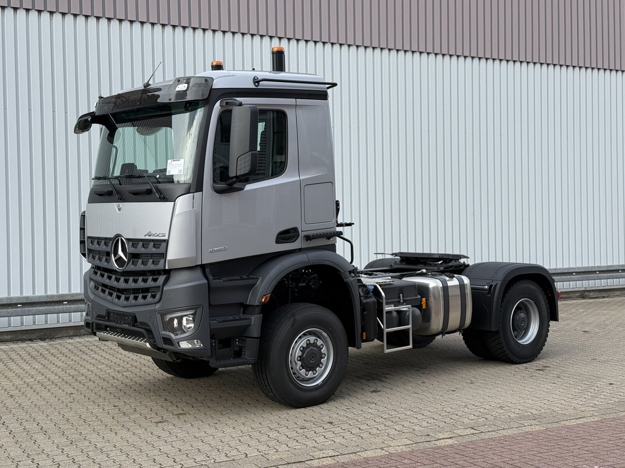 Mercedes-Benz Arocs 1853 AS 4x4 Arocs 1853 AS 4x4, Retarder, MultimediaCockpit, Navi - Тягач: фото 1 Mercedes-Benz Arocs 1853 AS 4x4 Arocs 1853 AS 4x4, Retarder, MultimediaCockpit, Navi - Тягач: фото 1