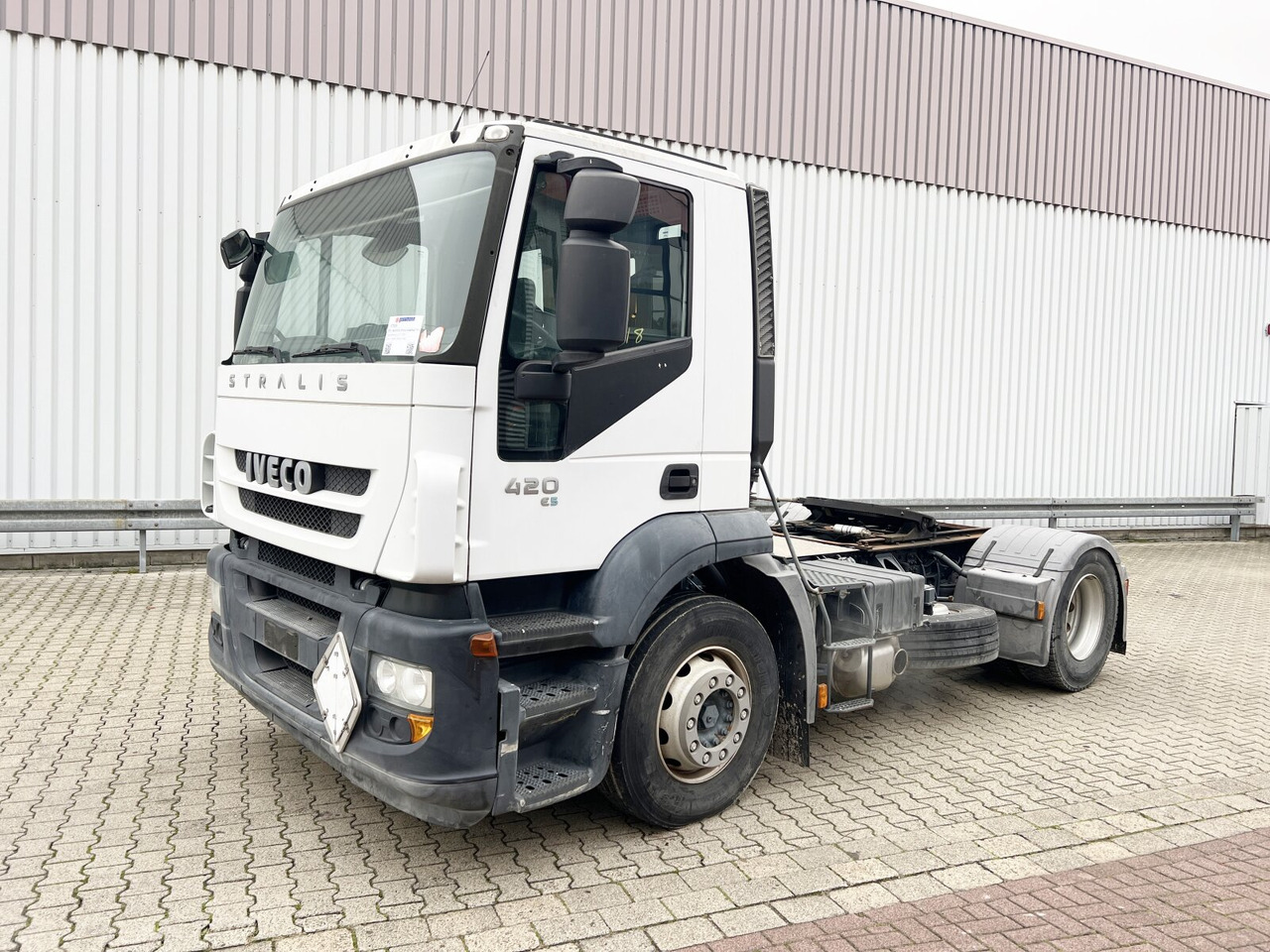 Stralis AD440S42T/P 4x2 Stralis AD440X42T/P 4x2, Ex- - Тягач: фото 1 Stralis AD440S42T/P 4x2 Stralis AD440X42T/P 4x2, Ex- - Тягач: фото 1