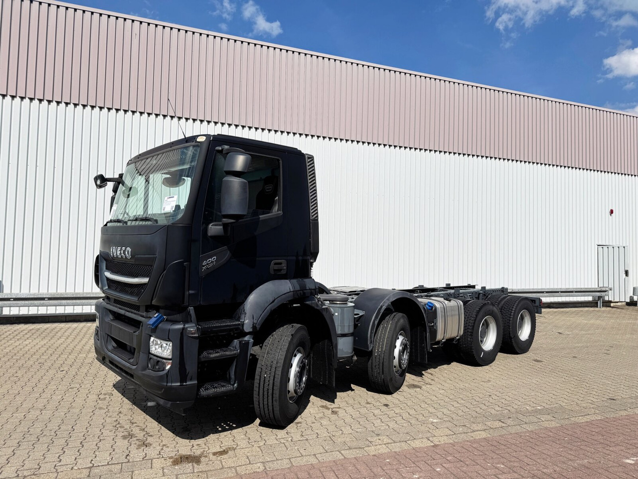 X-Way AD360X40Z/P 8x4 X-Way AD360X40Z/P 8x4 - Грузовик-шасси: фото 1 X-Way AD360X40Z/P 8x4 X-Way AD360X40Z/P 8x4 - Грузовик-шасси: фото 1