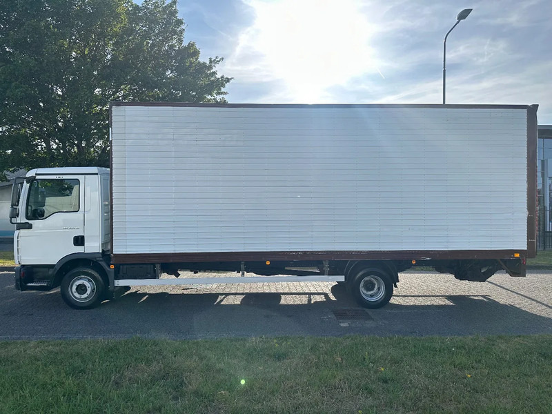MAN TGL 12.210 MANUAL + 2000 KG LIFT + 2.60 M HIGH BIG BOX + AIRCO + SPRING / SPRING + 3 SEATS - Грузовик с закрытым кузовом: фото 2 MAN TGL 12.210 MANUAL + 2000 KG LIFT + 2.60 M HIGH BIG BOX + AIRCO + SPRING / SPRING + 3 SEATS - Грузовик с закрытым кузовом: фото 2