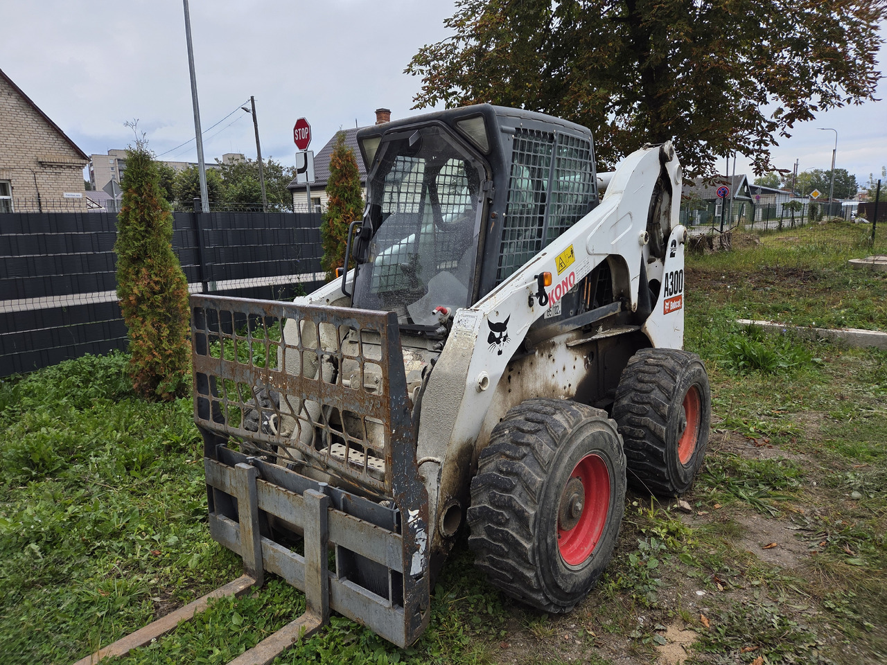 BOBCAT A300 - Мини-погрузчик с бортовым поворотом: фото 2 BOBCAT A300 - Мини-погрузчик с бортовым поворотом: фото 2