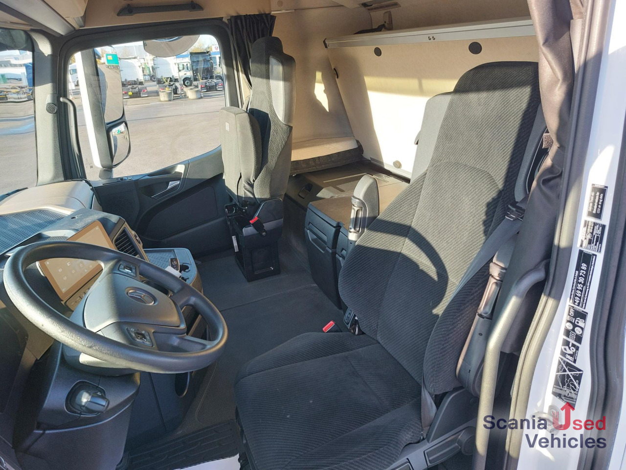 MERCEDES-BENZ 1845L Plane/Edscha NUR KOMPLETT m. ANH.!!! - Тентованный грузовик: фото 5 MERCEDES-BENZ 1845L Plane/Edscha NUR KOMPLETT m. ANH.!!! - Тентованный грузовик: фото 5