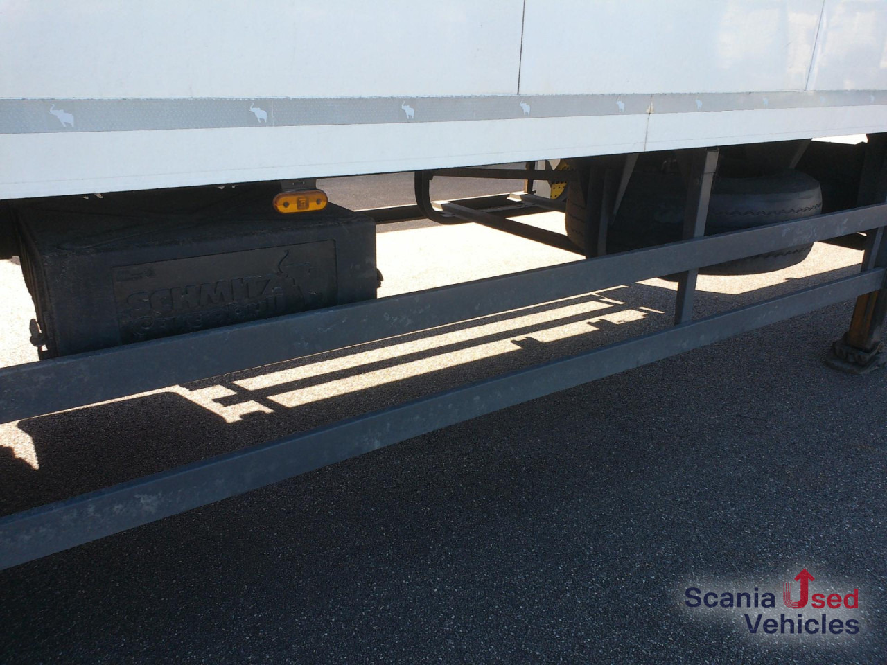SCHMITZ FD-Aufbau m. Carrier Vector 1550 nur 5516 h - Полуприцеп-рефрижератор: фото 5 SCHMITZ FD-Aufbau m. Carrier Vector 1550 nur 5516 h - Полуприцеп-рефрижератор: фото 5