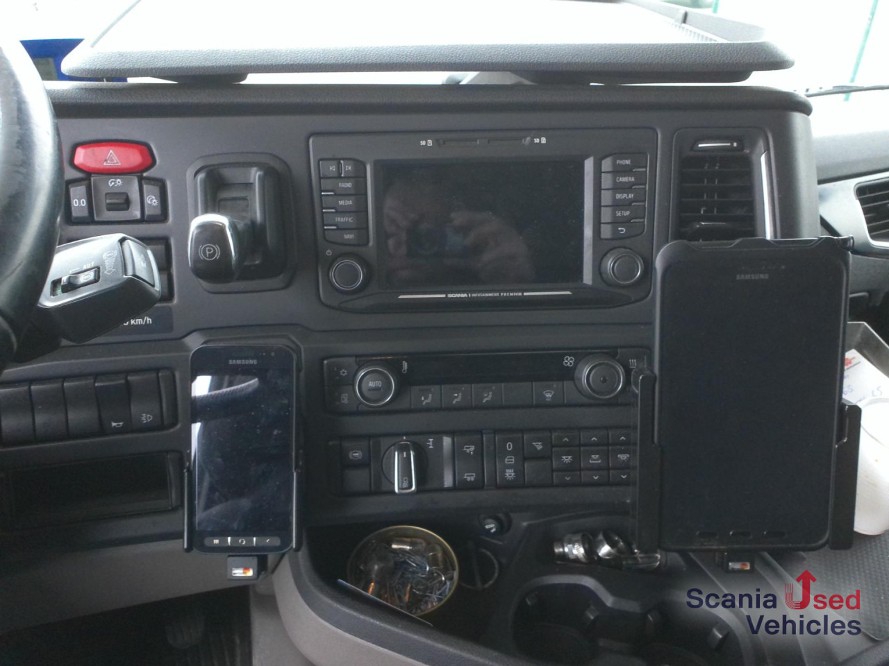 SCANIA R 410 A4x2LA LNG - Тягач: фото 3 SCANIA R 410 A4x2LA LNG - Тягач: фото 3