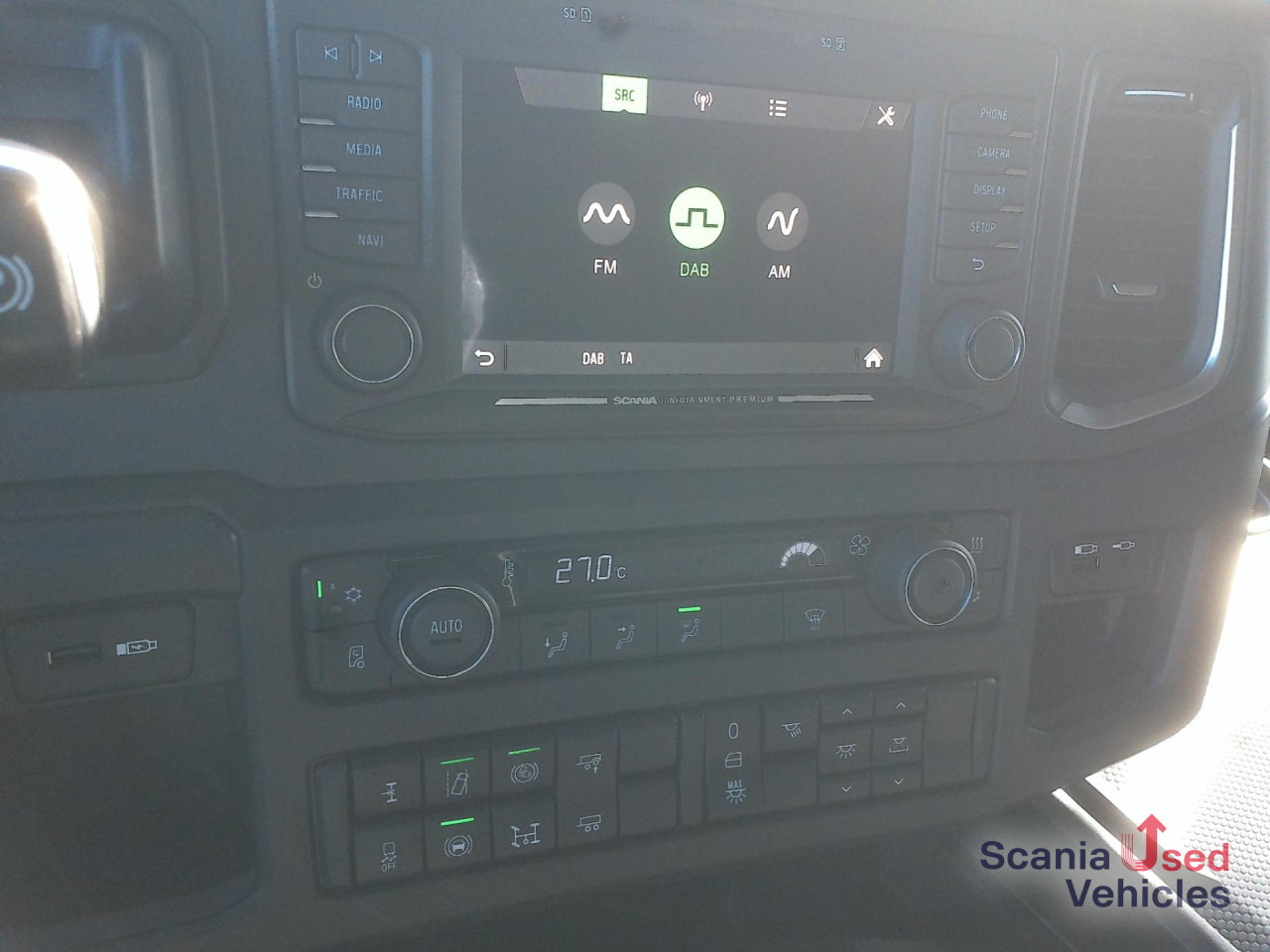 SCANIA R 460 A4x2NA SUPER NAVI DAB - Тягач: фото 3 SCANIA R 460 A4x2NA SUPER NAVI DAB - Тягач: фото 3