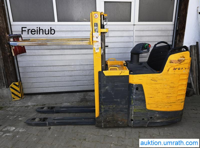 Jungheinrich ERD220 / ERD 220 Hochhubwagen Doppelstock Hubwagen Ameise Elektro Stapler Initialhub Freihub Batterie aus 2023 - Сборщик заказов: фото 4 Jungheinrich ERD220 / ERD 220 Hochhubwagen Doppelstock Hubwagen Ameise Elektro Stapler Initialhub Freihub Batterie aus 2023 - Сборщик заказов: фото 4