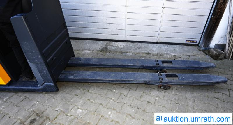 Kommissionierer Jungheinrich ECE 225 mit 72 Betriebsstunden Hubwagen Ameise Elektrohubwagen - Сборщик заказов: фото 5 Kommissionierer Jungheinrich ECE 225 mit 72 Betriebsstunden Hubwagen Ameise Elektrohubwagen - Сборщик заказов: фото 5