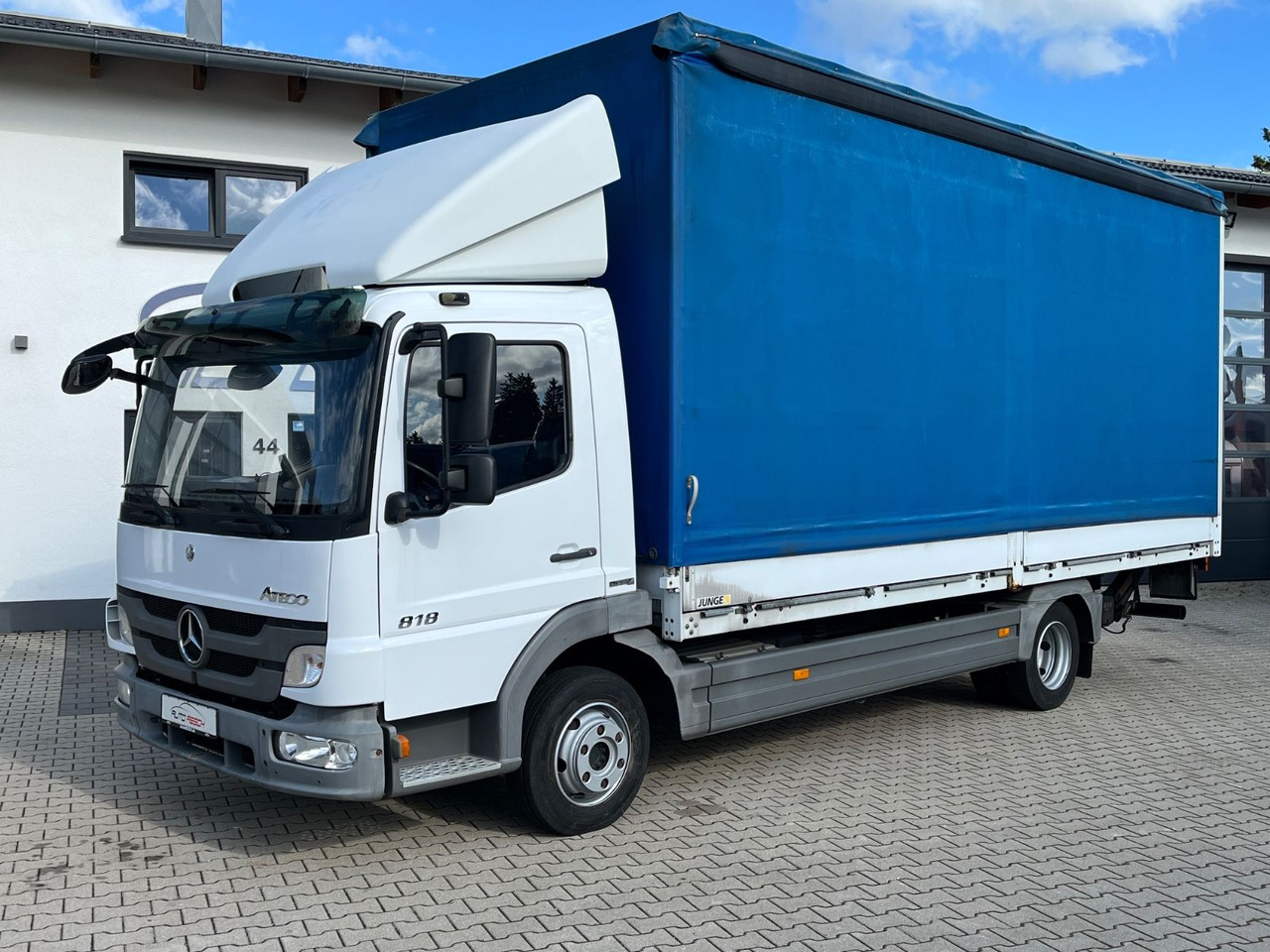 Mercedes-Benz Atego 818 Klima Sperre 74100KM 2,70 Ladehöhe - Тентованный фургон: фото 1 Mercedes-Benz Atego 818 Klima Sperre 74100KM 2,70 Ladehöhe - Тентованный фургон: фото 1