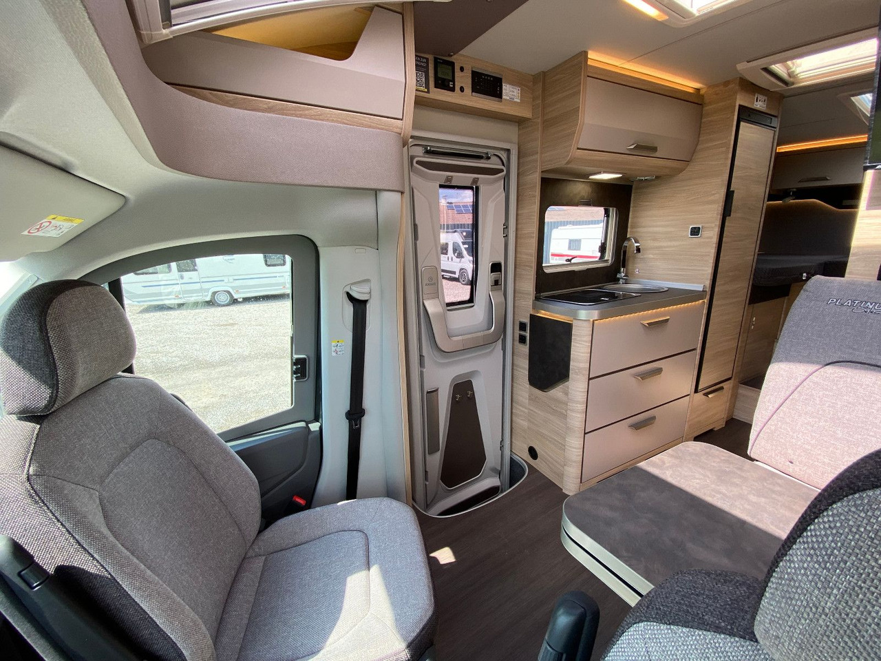 Полуинтегрированный автодом Knaus Van TI PLUS Platinium Selection 650 MEG,Automat: фото 17
