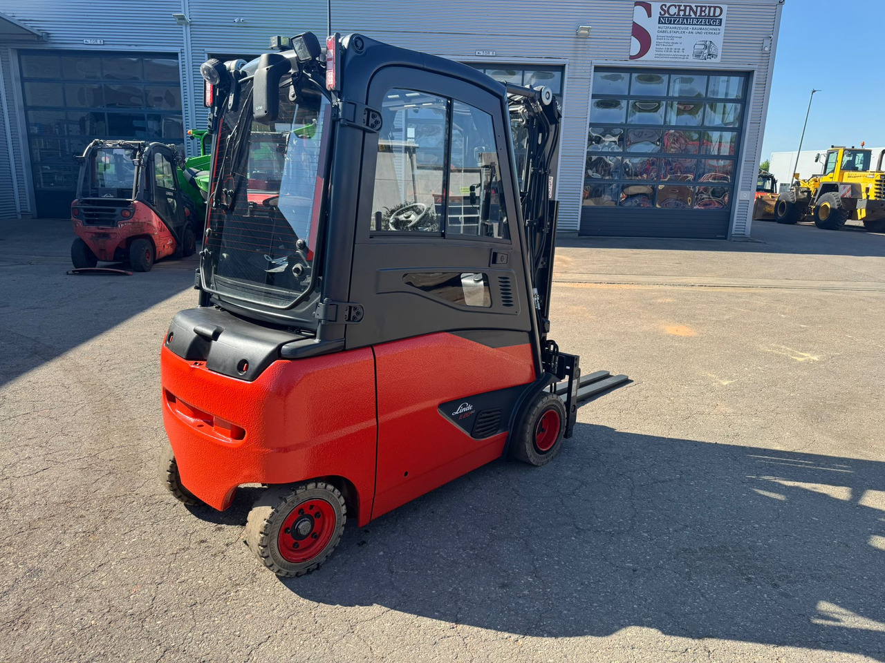 LINDE E20PHL-02 Elektro Triplex Kabine Heizung integriertes Ladegerät - Электропогрузчик: фото 3 LINDE E20PHL-02 Elektro Triplex Kabine Heizung integriertes Ladegerät - Электропогрузчик: фото 3
