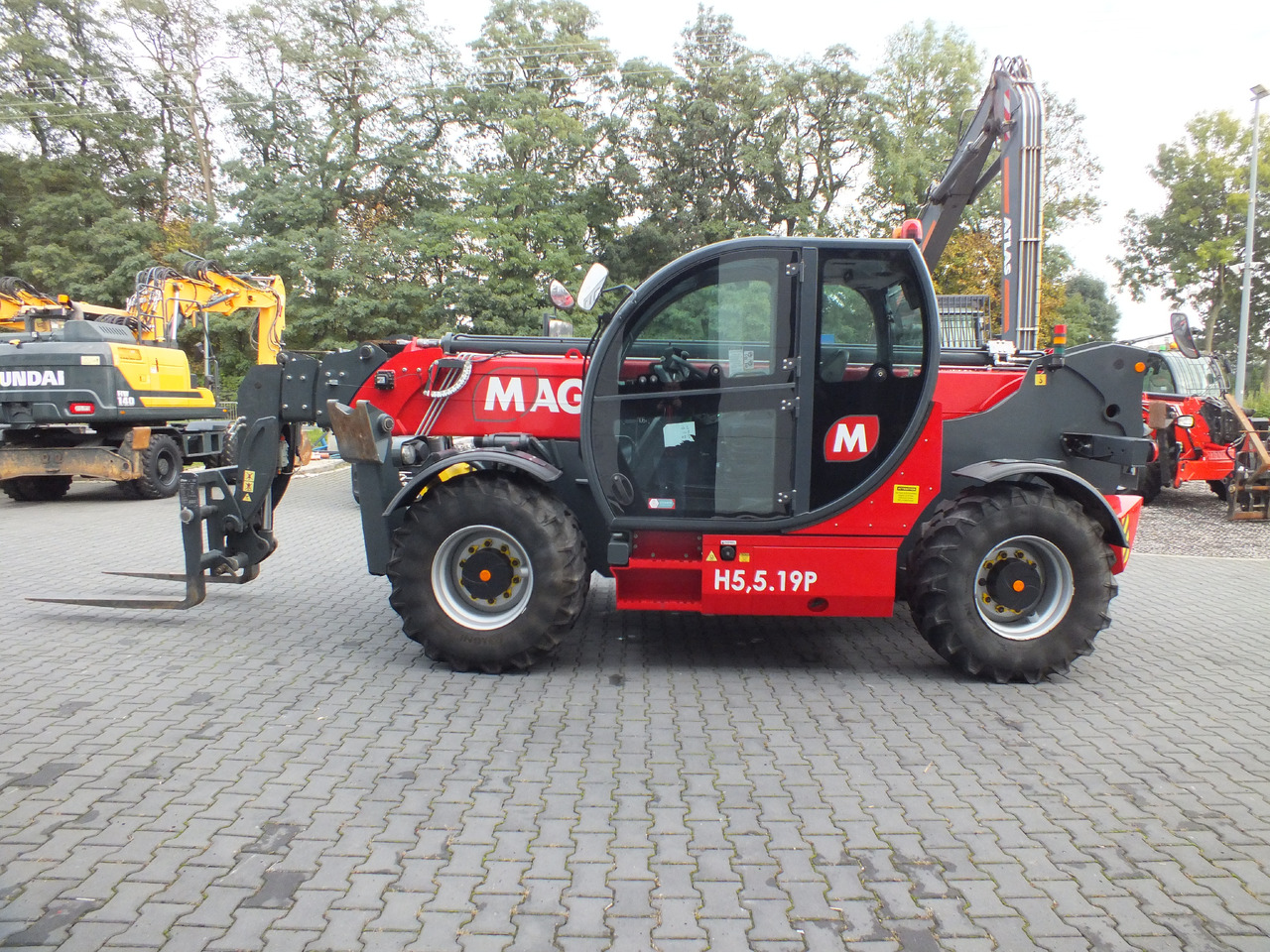 MAGNI TH5,5.19P - Телескопический фронтальный погрузчик для Строительной техники: фото 2 MAGNI TH5,5.19P - Телескопический фронтальный погрузчик для Строительной техники: фото 2