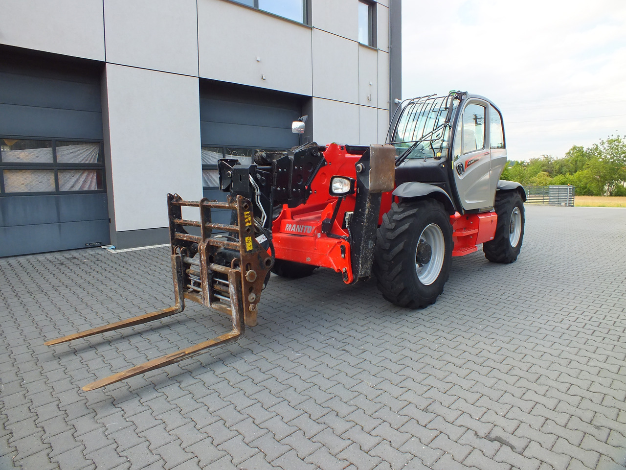 MANITOU MT1840 - Телескопический фронтальный погрузчик для Экскаваторов: фото 1 MANITOU MT1840 - Телескопический фронтальный погрузчик для Экскаваторов: фото 1