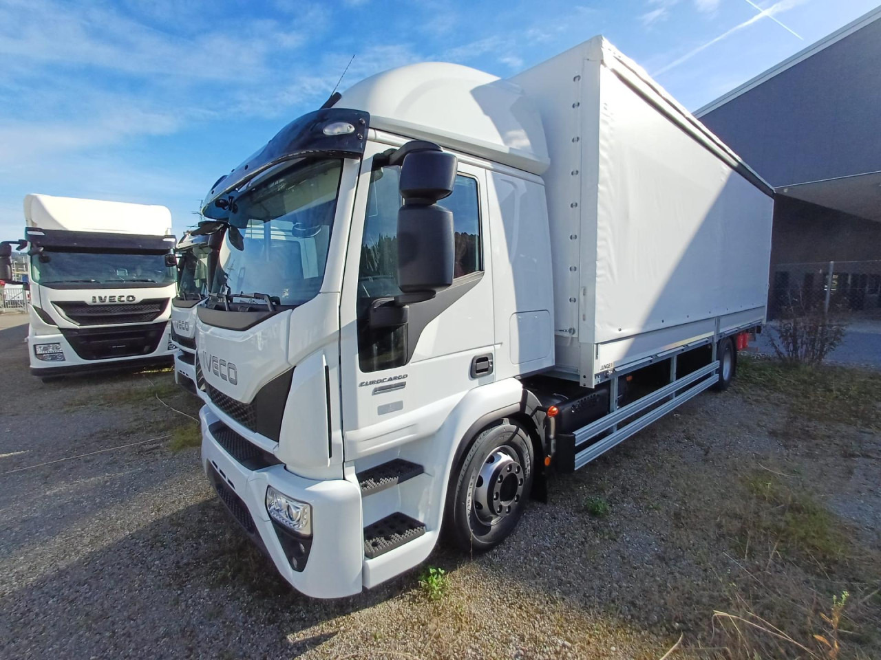 IVECO EuroCargo ML160E28/FP Pritsche Blache und Ladebord - Тентованный грузовик: фото 1 IVECO EuroCargo ML160E28/FP Pritsche Blache und Ladebord - Тентованный грузовик: фото 1