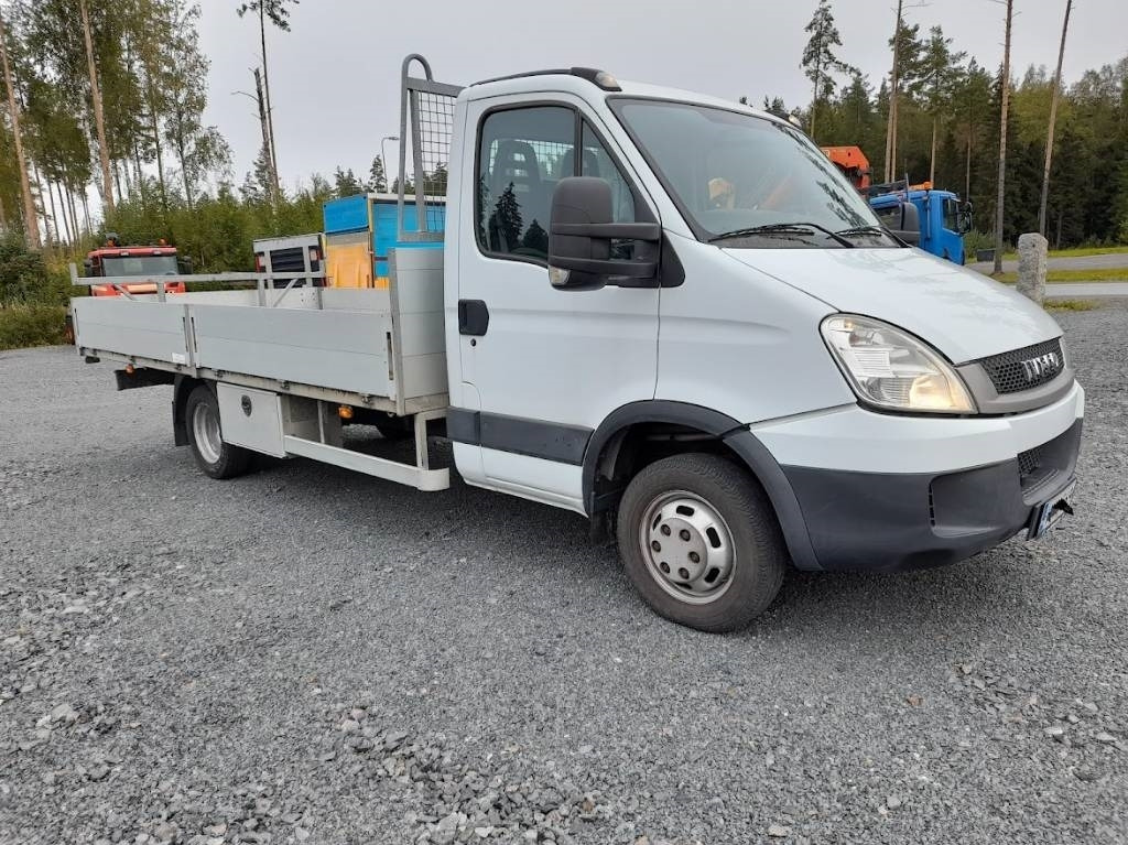 Iveco Daily 40 C18 automat - Малотоннажный бортовой грузовик: фото 3 Iveco Daily 40 C18 automat - Малотоннажный бортовой грузовик: фото 3