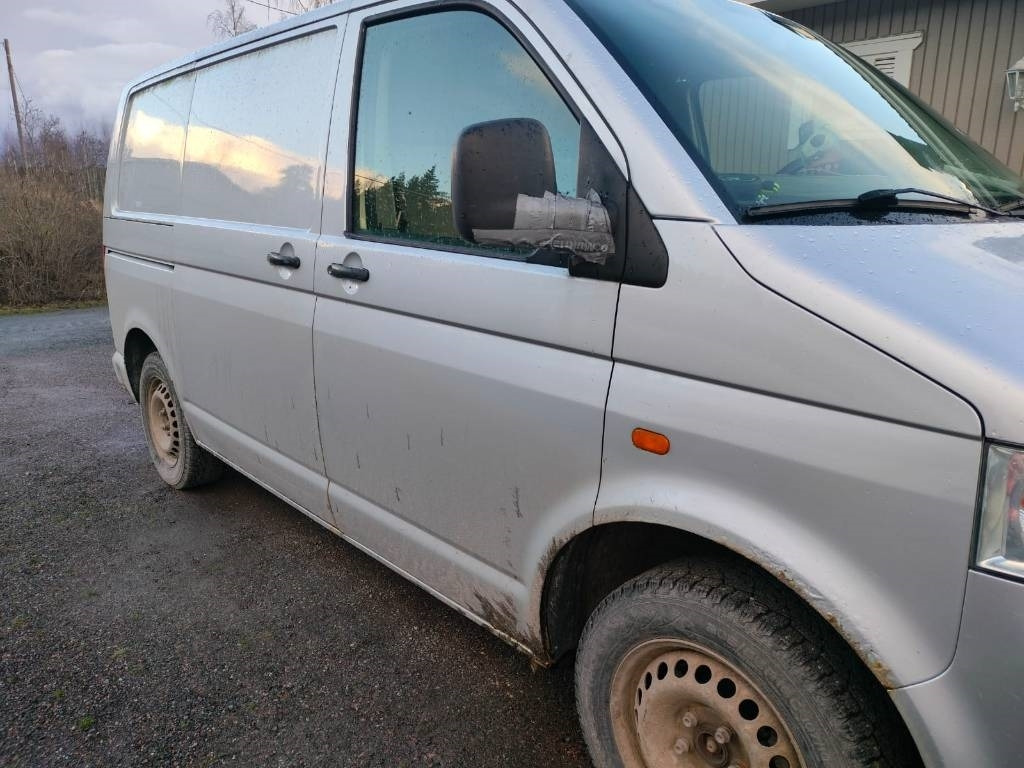 VW Transporter 1.9 TDI - Легковой фургон: фото 3 VW Transporter 1.9 TDI - Легковой фургон: фото 3