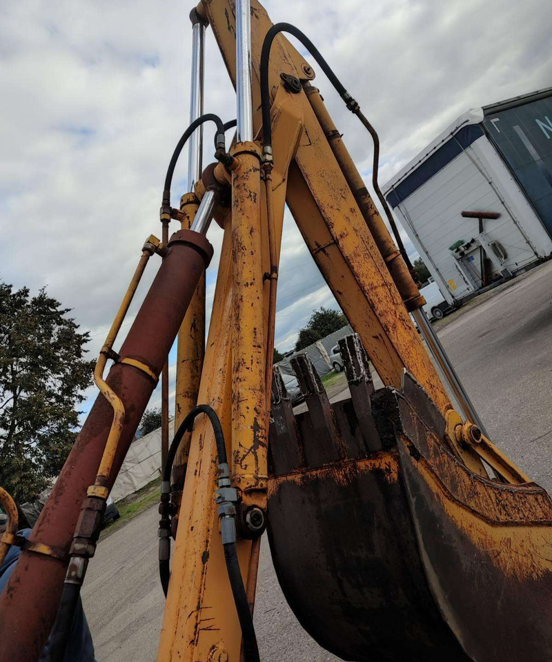 MTZ 82.1 - Экскаватор-погрузчик: фото 5 MTZ 82.1 - Экскаватор-погрузчик: фото 5