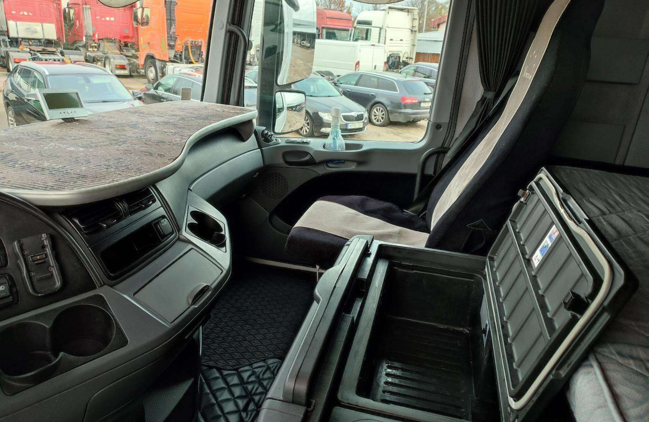 Тягач Mercedes-Benz Actros 1844 LS: фото 10