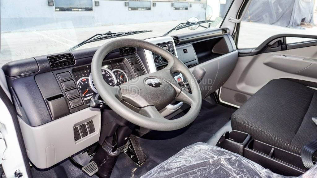 Фото интерьера 4: Грузовик-шасси MITSUBISHI CANTER CHASSIS PAYLOAD 5 TON APPROX SINGLE CAB WITH A/C 4X2 LIGHT DUTY MY2024