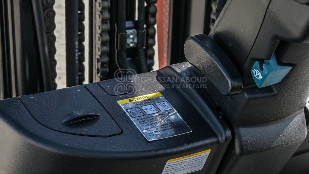 TOYOTA FORKLIFT DIESEL 3TON 3STAGE, 3LEVER 4500MM W/ SIDE SHIFT MY24 - Дизельный погрузчик: фото 5 TOYOTA FORKLIFT DIESEL 3TON 3STAGE, 3LEVER 4500MM W/ SIDE SHIFT MY24 - Дизельный погрузчик: фото 5