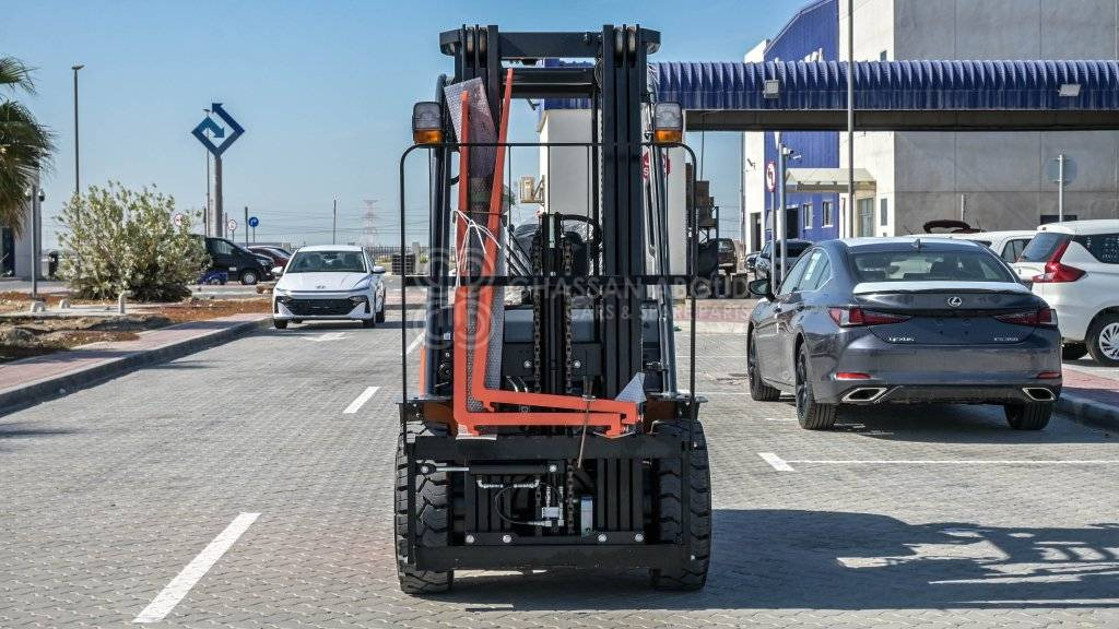 TOYOTA FORKLIFT DIESEL 3TON 3STAGE, 3LEVER 4500MM W/ SIDE SHIFT MY24 - Дизельный погрузчик: фото 2 TOYOTA FORKLIFT DIESEL 3TON 3STAGE, 3LEVER 4500MM W/ SIDE SHIFT MY24 - Дизельный погрузчик: фото 2