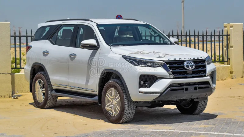 Toyota Fortuner 4x4 - Внедорожник: фото 3 Toyota Fortuner 4x4 - Внедорожник: фото 3