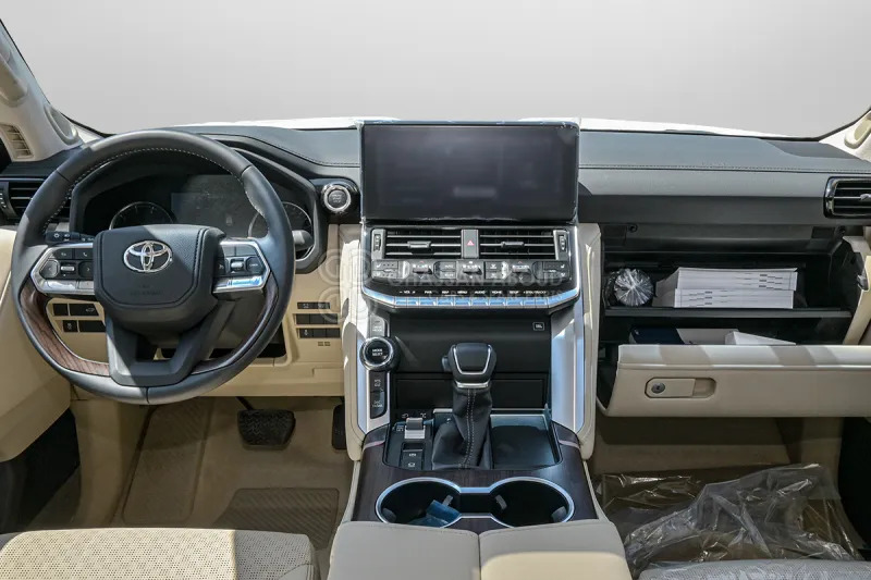 Toyota Land Cruiser 300 4x4 - Внедорожник: фото 5 Toyota Land Cruiser 300 4x4 - Внедорожник: фото 5