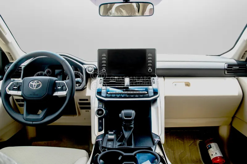 Внедорожник Toyota Land Cruiser 300: фото 7 Внедорожник Toyota Land Cruiser 300: фото 7