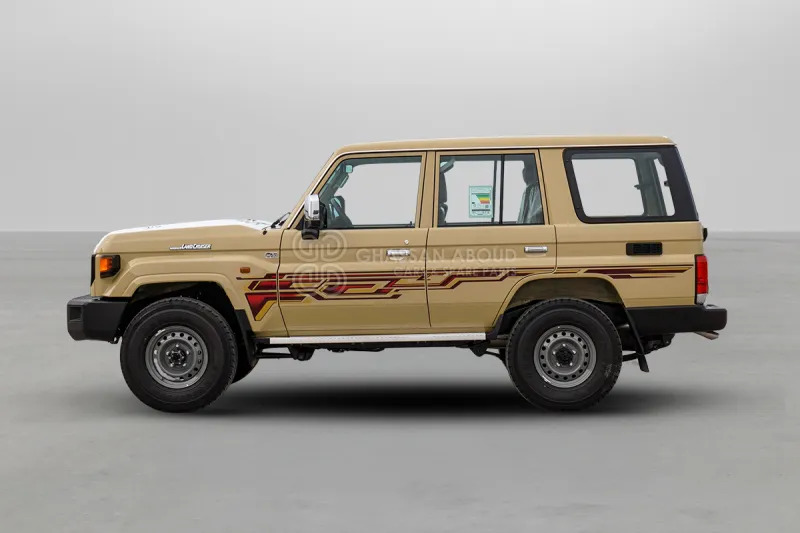 Toyota Land Cruiser HardTop LC76 4X4 - Легковой автомобиль: фото 3 Toyota Land Cruiser HardTop LC76 4X4 - Легковой автомобиль: фото 3