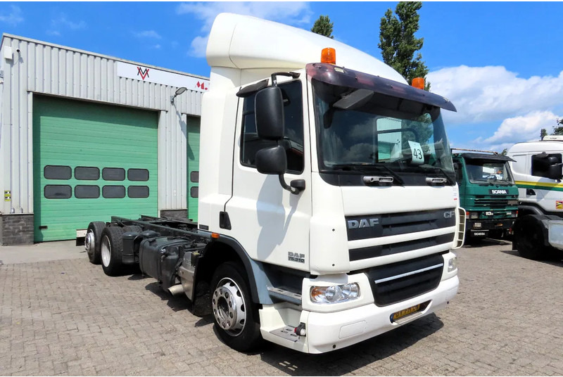 DAF CF 75.310 6x2, DUTCH TRUCK, 4.20 wheelbasis - Грузовик-шасси: фото 1 DAF CF 75.310 6x2, DUTCH TRUCK, 4.20 wheelbasis - Грузовик-шасси: фото 1