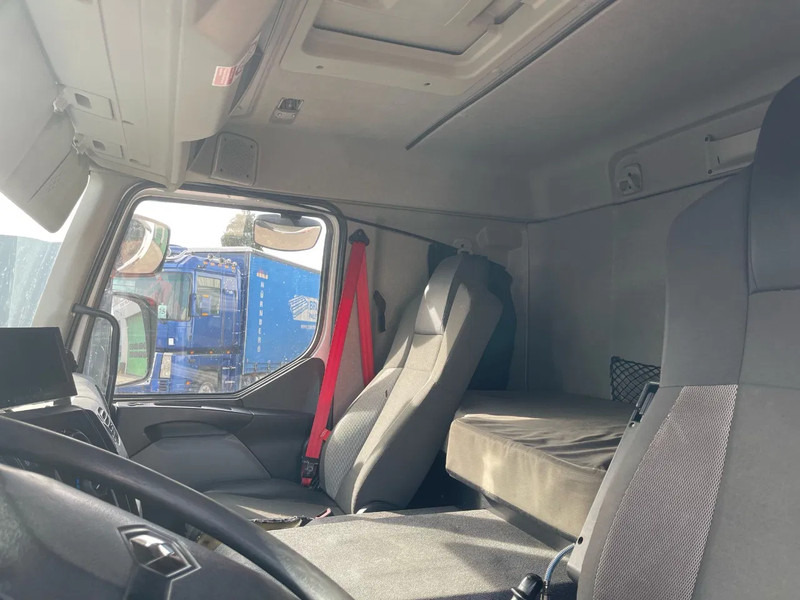 Рефрижератор Renault D 330 19T Great condition! !! Telma/Retarder, Thermoking, FRC 05/2026, Sleeper: фото 12