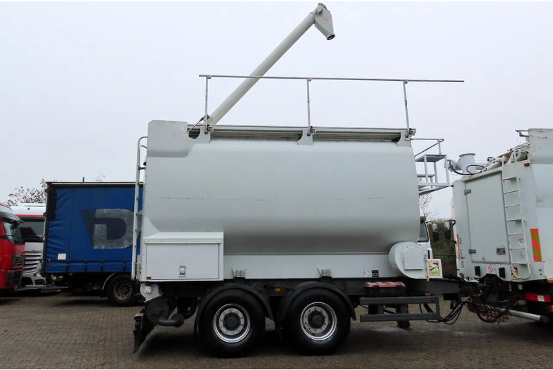 Samro AUGER + Air. 4 comp. - Прицеп-цистерна: фото 1 Samro AUGER + Air. 4 comp. - Прицеп-цистерна: фото 1