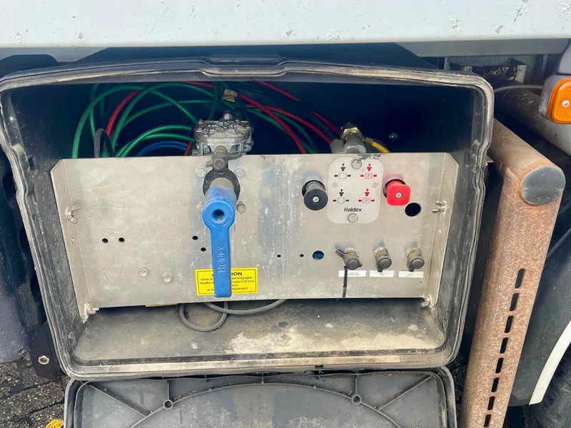 Полуприцеп-цистерна TURBO'S HOET TSCI 7 COMP. SAF AXLES, AIR SUSPENSION: фото 17 Полуприцеп-цистерна TURBO'S HOET TSCI 7 COMP. SAF AXLES, AIR SUSPENSION: фото 17