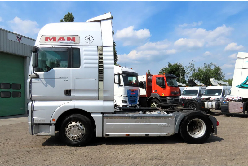 MAN TGA 18.460 Manual diesel pomp! ROYAL TRUCK! - Тягач: фото 4 MAN TGA 18.460 Manual diesel pomp! ROYAL TRUCK! - Тягач: фото 4